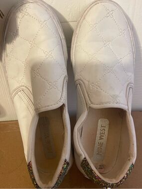 Nine West Woman’s White Quilted Slip-On Sneakers with Glitter Heel 5.5